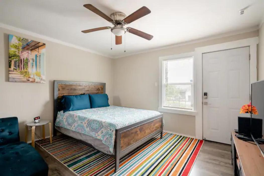 Апартаменти Cozy Studio In The Downtown/Montrose Area Х'юстон Екстер'єр фото