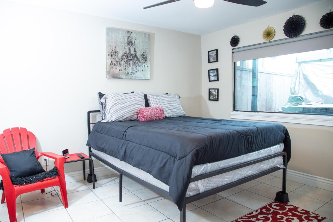 Апартаменти Cozy Studio In The Downtown/Montrose Area Х'юстон Екстер'єр фото